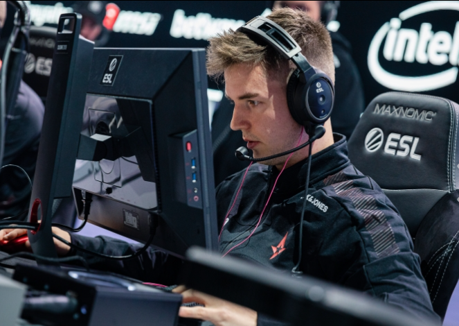 太意外！他们突然宣布退出大赛！扬子晚报.