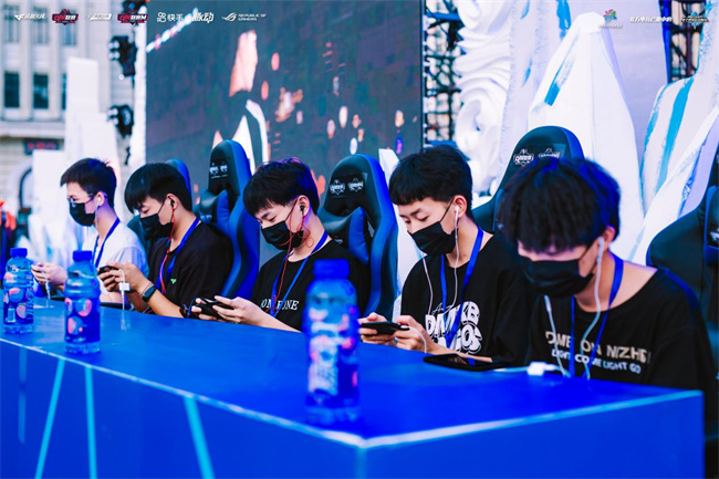 现役五大小前锋球员分析：詹姆斯一骑绝尘，湖人昔日榜眼位列第五