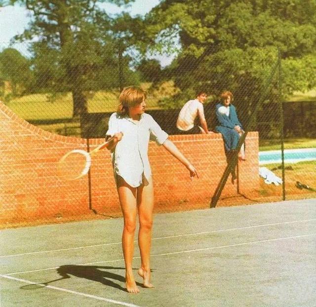 官方：利兹联签下蓝狐后卫贾斯廷；据悉转会费800万+200万镑