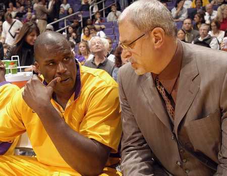 谢晖于8月26日正式就任新东家主帅，首次引入武磊和张玉宁共襄盛举